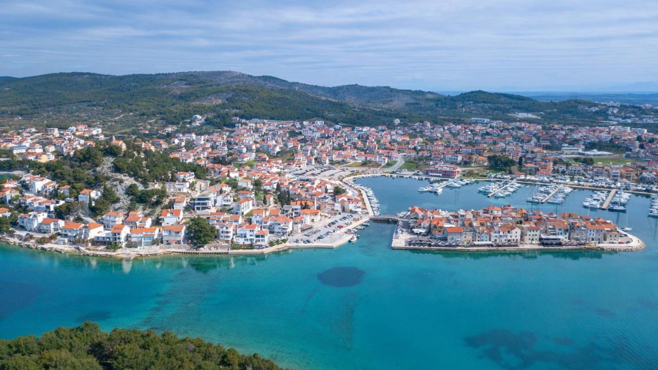 Holiday House With A Parking Space Tribunj, Vodice - 4204 Holiday home Tribunj (Sibenik-Knin)